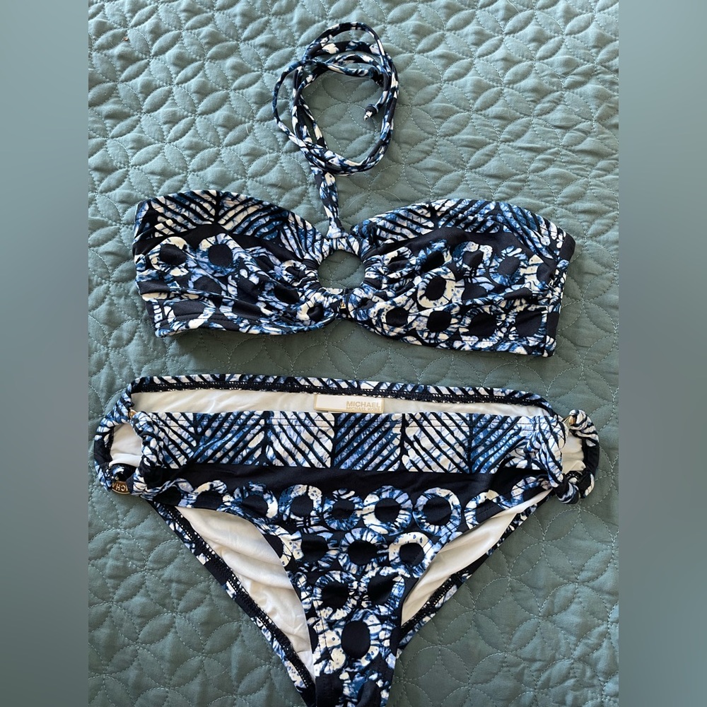 New without tags Michael Kors 2 pieces swim suit size XS